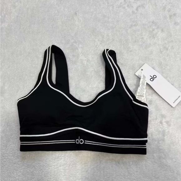 ALO Yoga Black and White Chemise Set - Picture 4 of 4